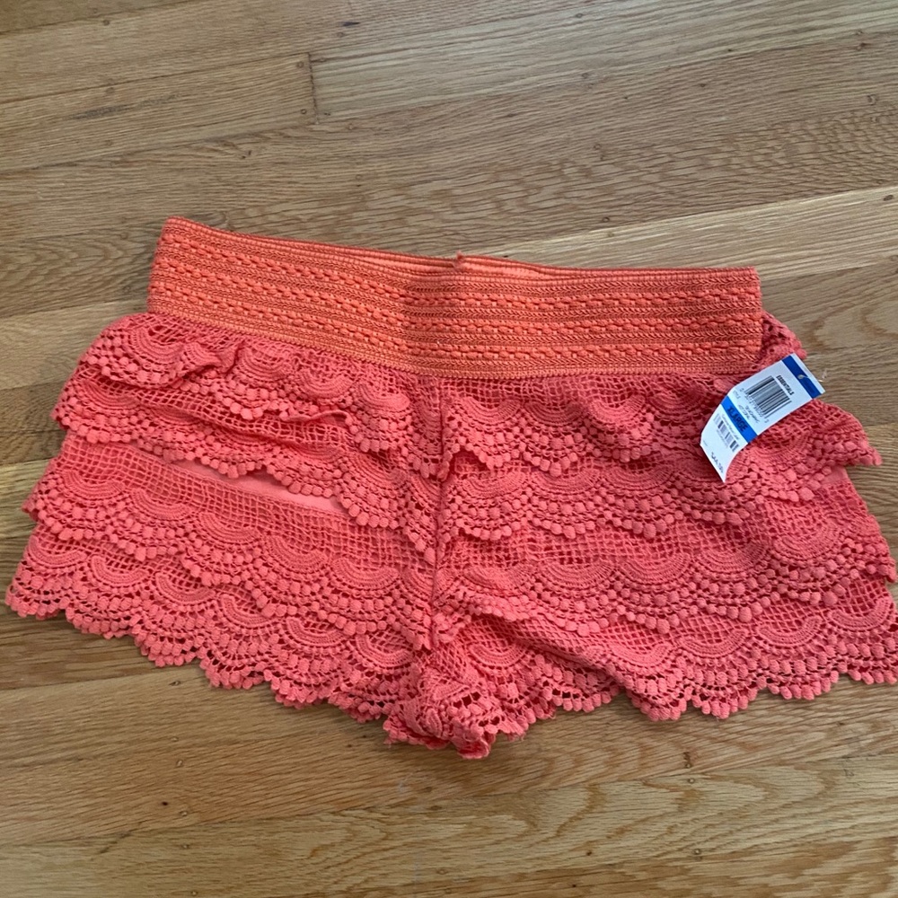 Coral Elastic Lace Shorts